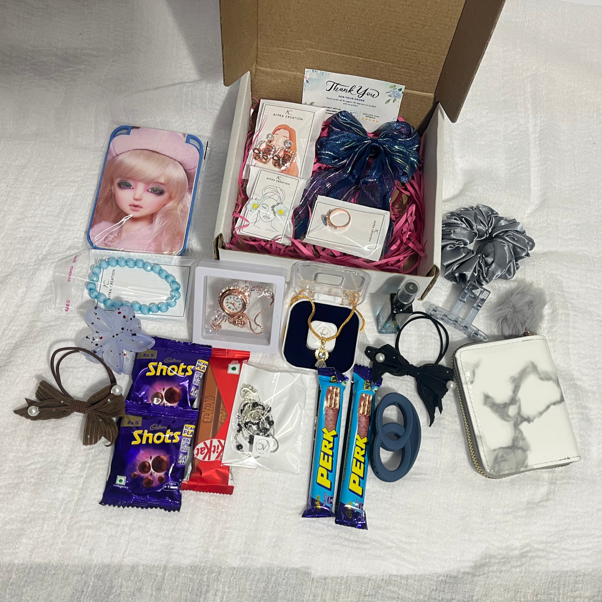 21 Pieces Gift Hamper ( Best valentines day Gift )